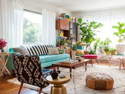 INTERIORES CON PLANTAS Y PEQUEÑOS JARDINES